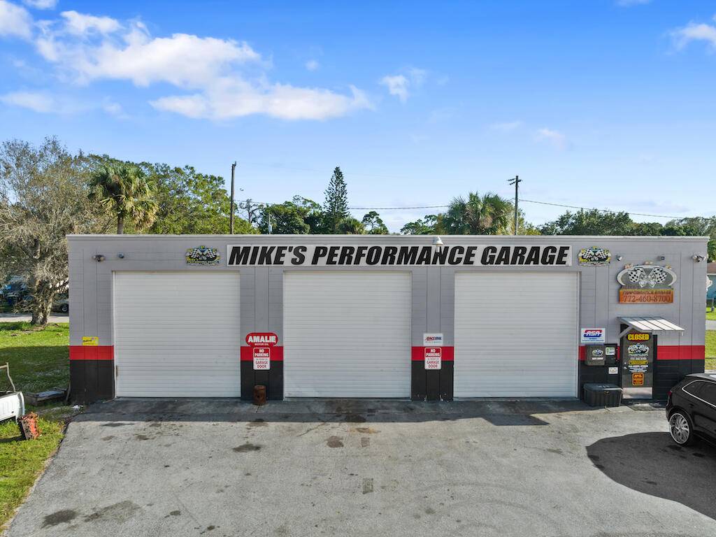 Sale includes the adjacent property 1390 S 27th Street, Fort Pierce, FL 34947 Parcel ID 241750300180009Unbranded Virtual Tour https www.