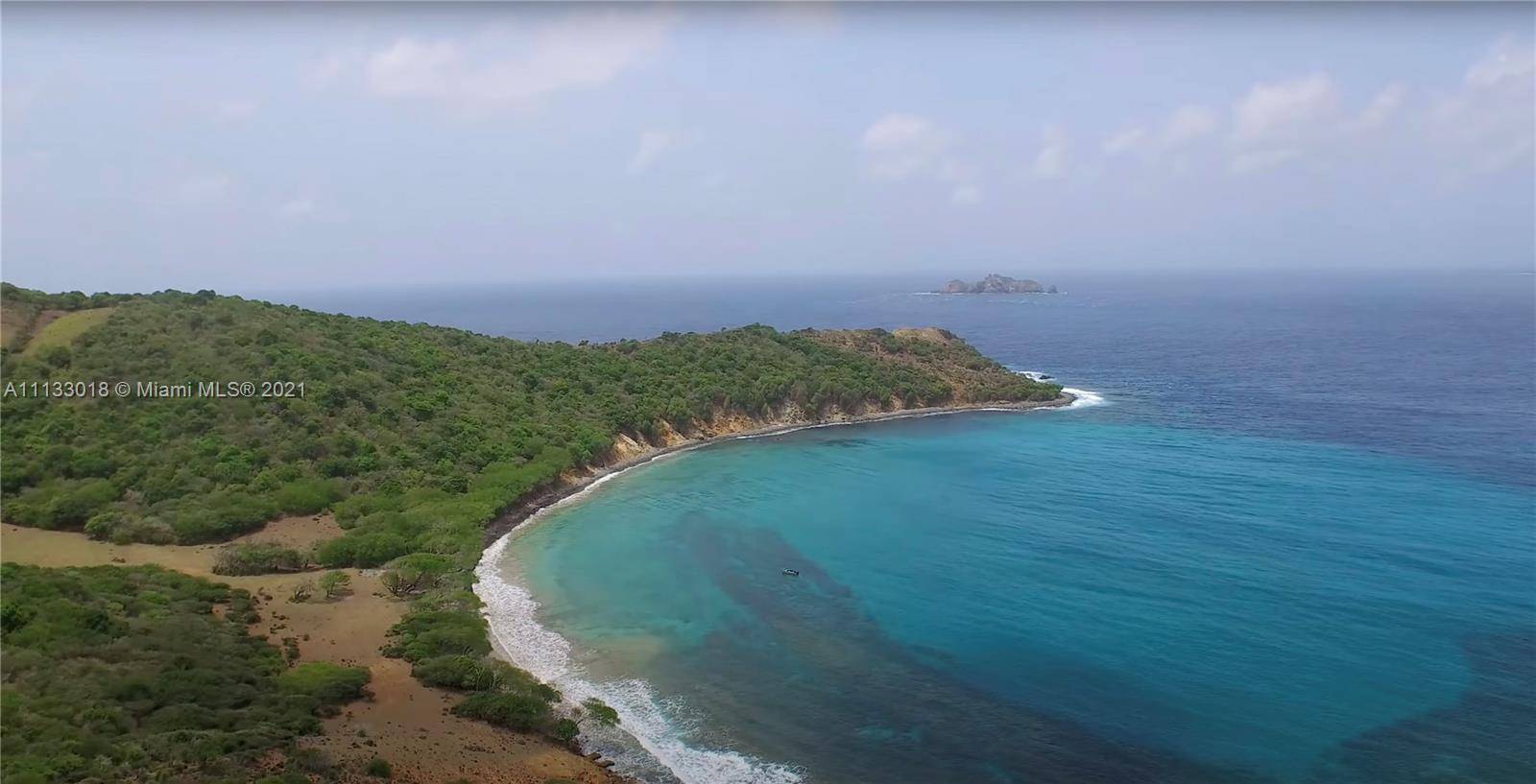 Baliceaux is a small, privately owned Caribbean island and is one of the Grenadines chain of islands which lie between the larger islands of Saint Vincent and Grenada.