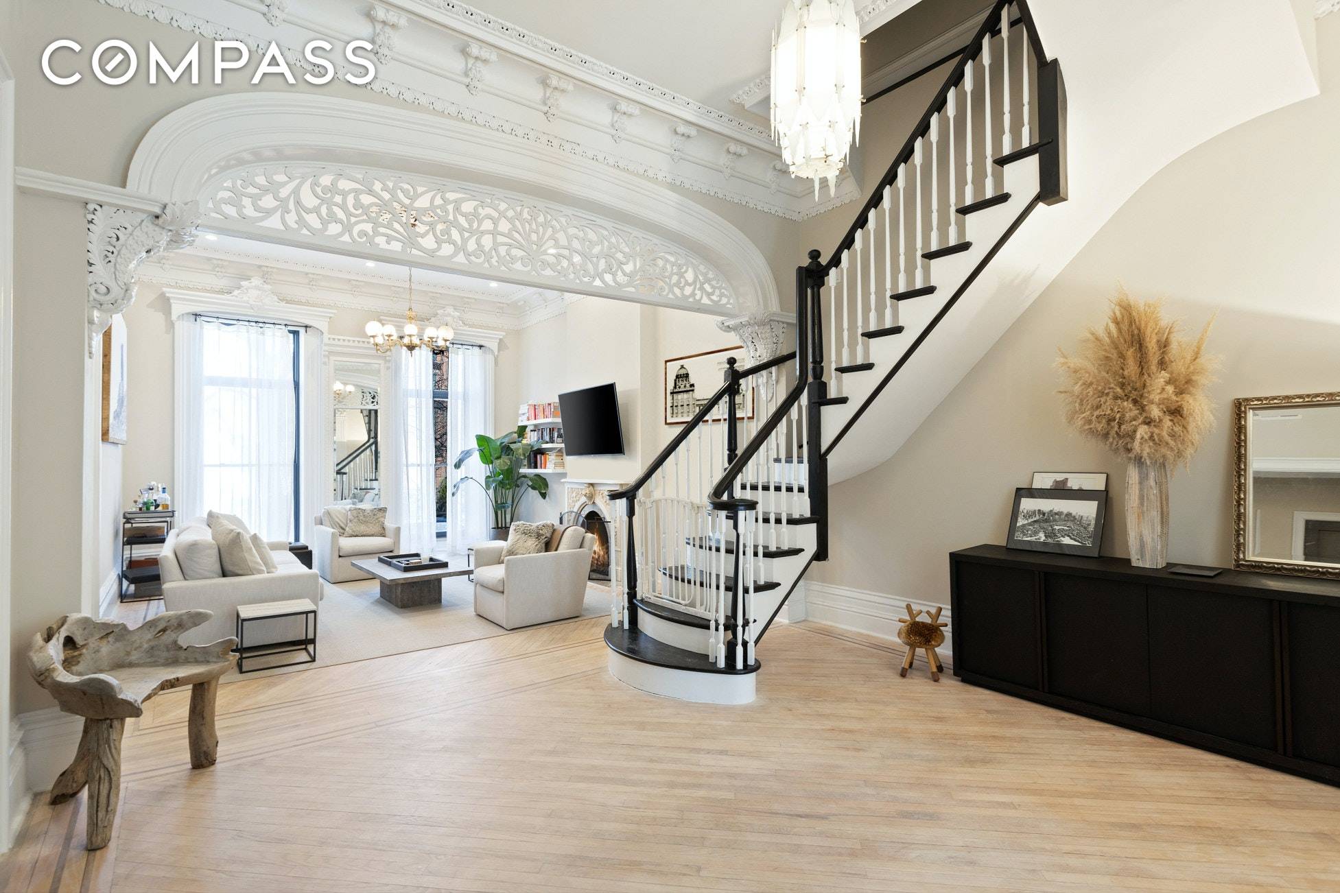 Old world charm meets modern convenience in this phenomenal nearly 3, 000 sq ft duplex apartment.