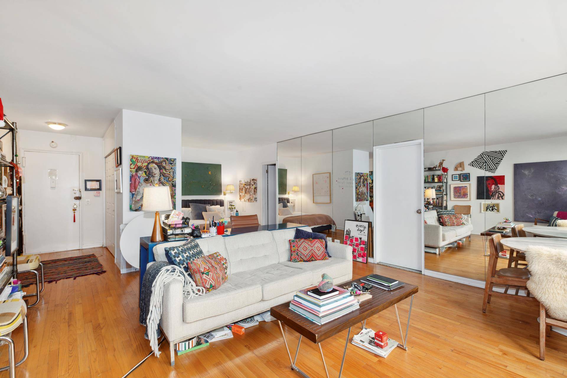 Luxurious Central Park Oasis Spacious StudioWelcome to your enchanting city retreat on Central Park South.