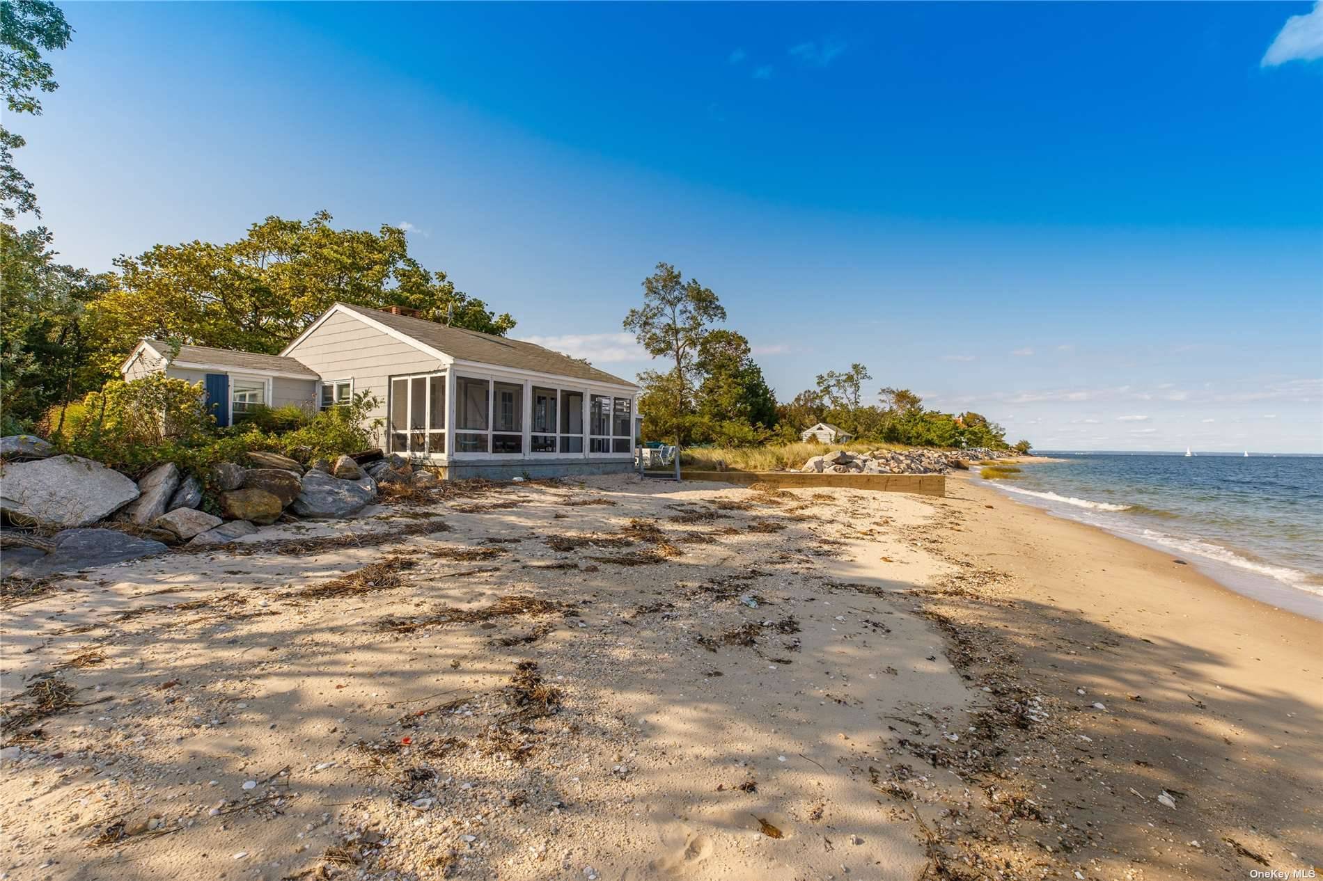 Welcome to Seaview, a charming 3 bedroom waterfront beach bungalow with 400ft.