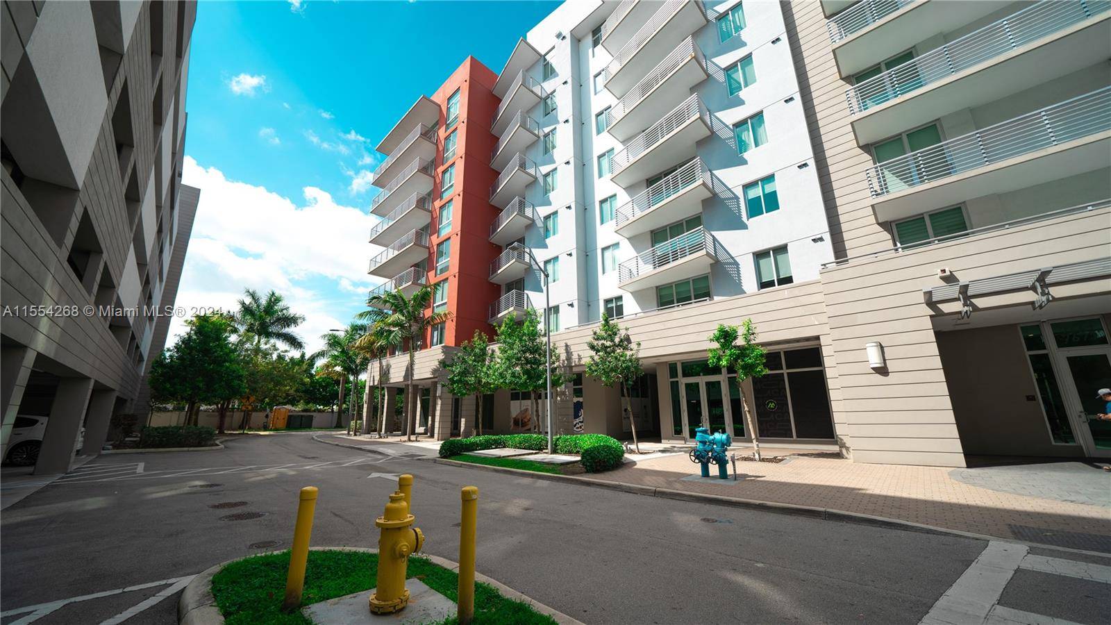 CORNER UNIT Located in the heart of the city of Doral, FL, this 3 bedroom, 3.
