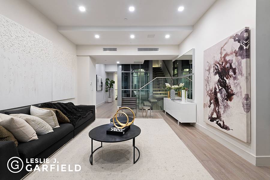 34 West 21st Street is a meticulously crafted, newly constructed, 7 story sanctuary offering unparalleled privacy and convenience.
