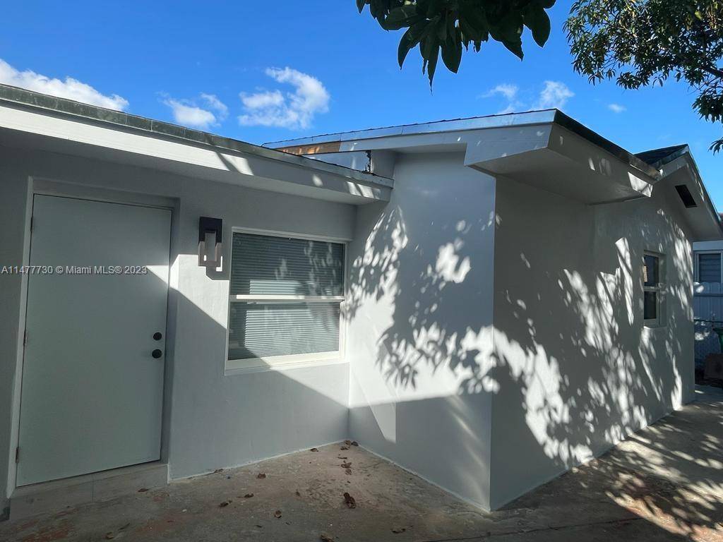 Completely remodeled 3 bedroom 1 bathroom duplex in the Heart Of Miami.