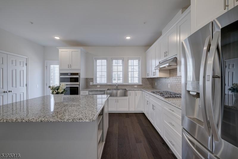 Chef's Gourmet Kitchen