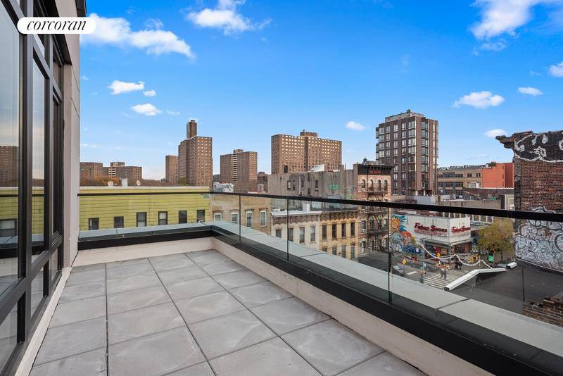 Thoughtfully curated one bedroom and private terrace with an abundance of natural light minutes to the Montrose L train stopWhere Brooklyn's iconic Williamsburg and Bushwick meet, The Varet is a ...