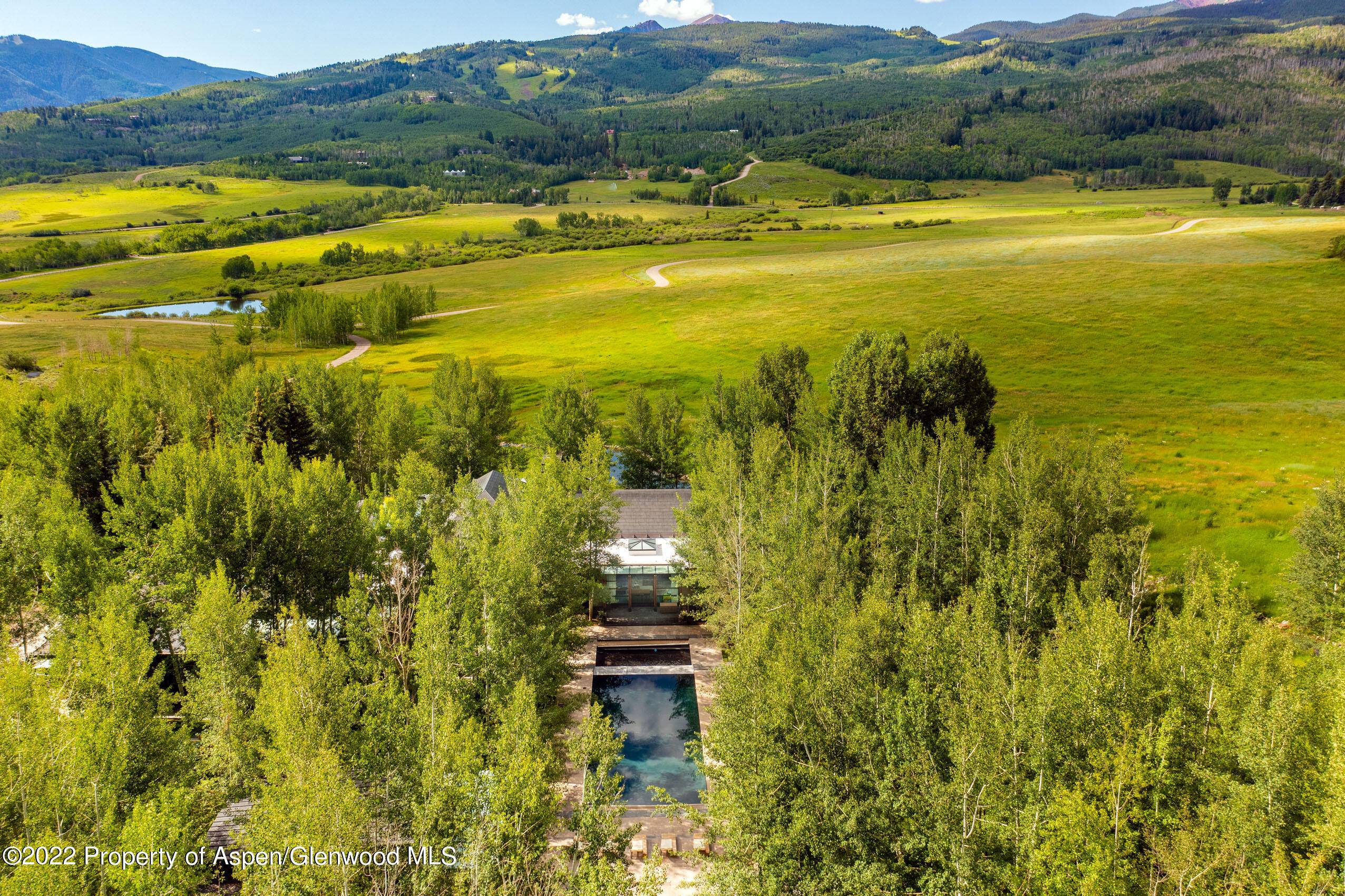 Incomparable private ranch at Owl Creek.