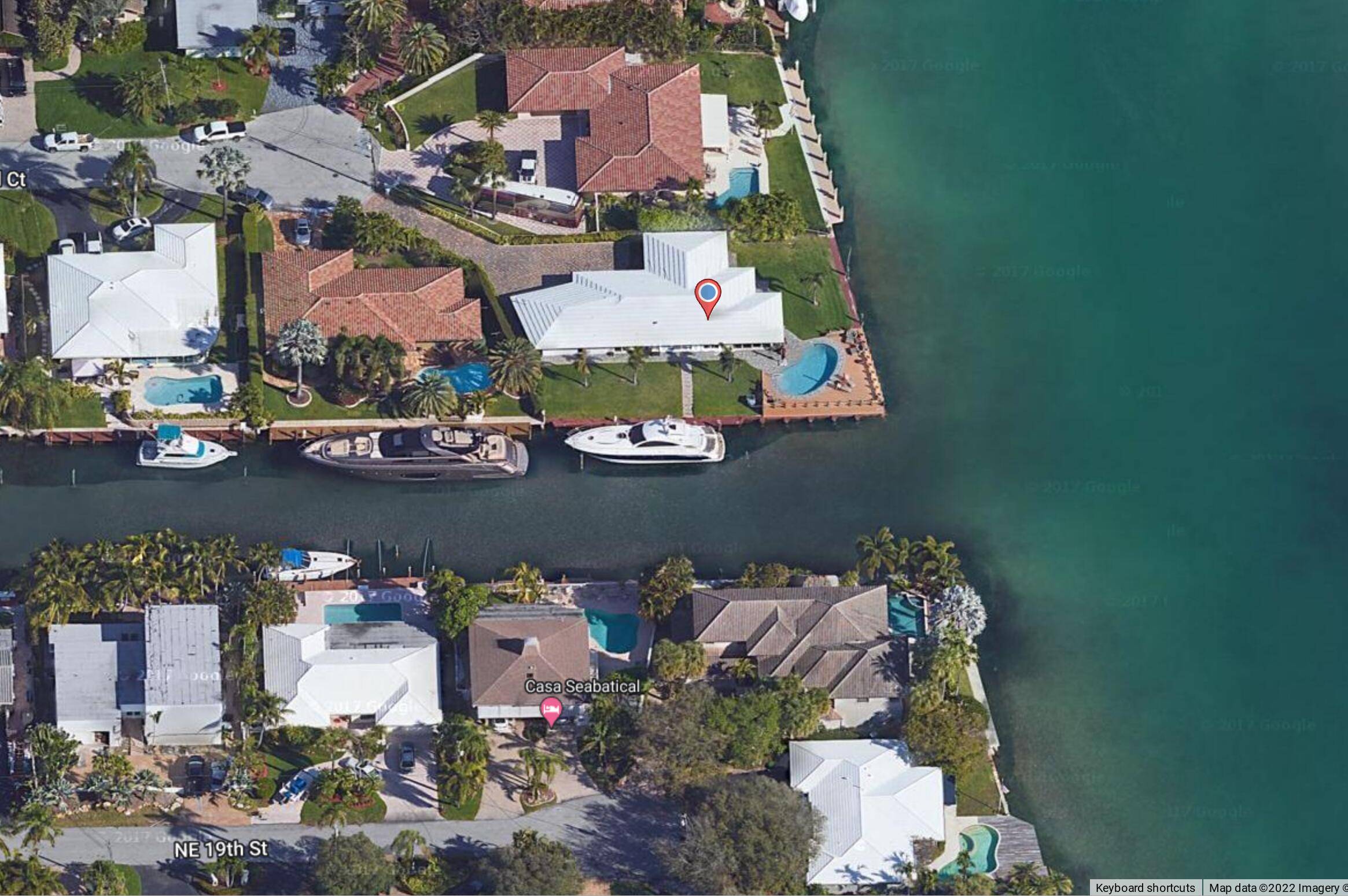 Rent this spectacular waterfront home located in South Florida's sunny trendy Pompano Beach.