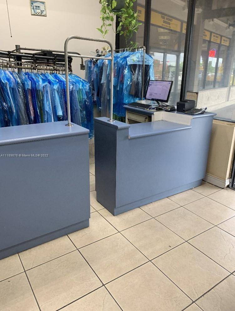 GREAT DRY CLEANER FOR SALE IN WEST HIALEAH.