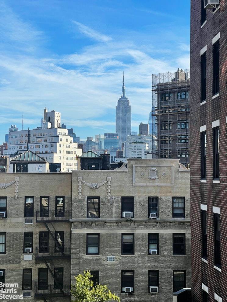 Located in one of the most desirable neighborhoods in New York City, The Hallanan is a coveted prewar co op nestled on a quaint block in the charming West Village ...
