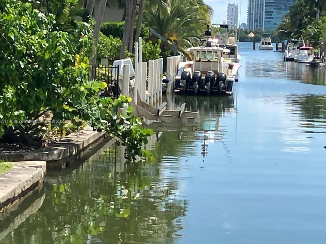Seller is offering a 14, 744 square foot lot which is comprised of 76' of canal waterfront x 195' deep in Shorecrest for lot value only.