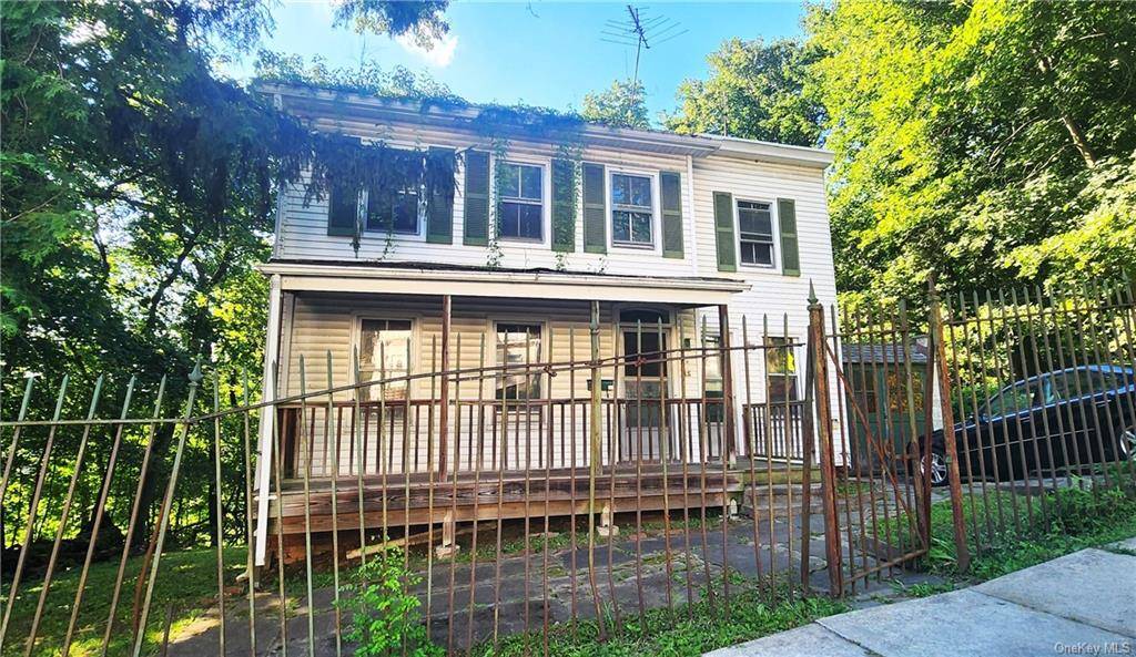 Be the lucky buyer who has the opportunity to bring this three bedroom colonial back to its original splendor !