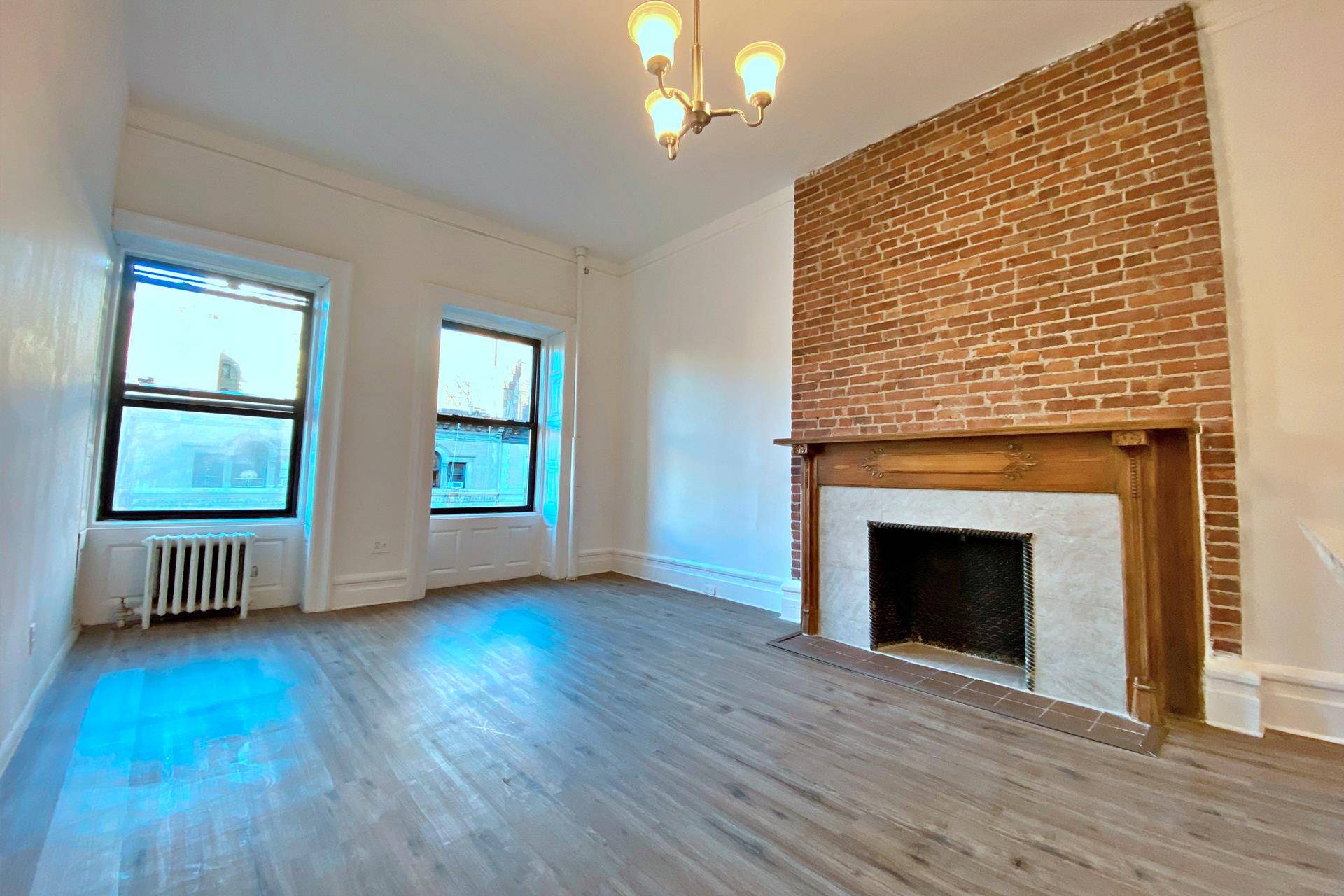 ALL INQUIRIES VIA WEBSITE OR EMAIL ONLY, PLEASEFor an immediate start date 16 month termBeautiful loft like one bedroom on West 69th Street near Central Park West.
