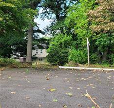 This lot is located in the desirable Lake Forest North End neighborhood.