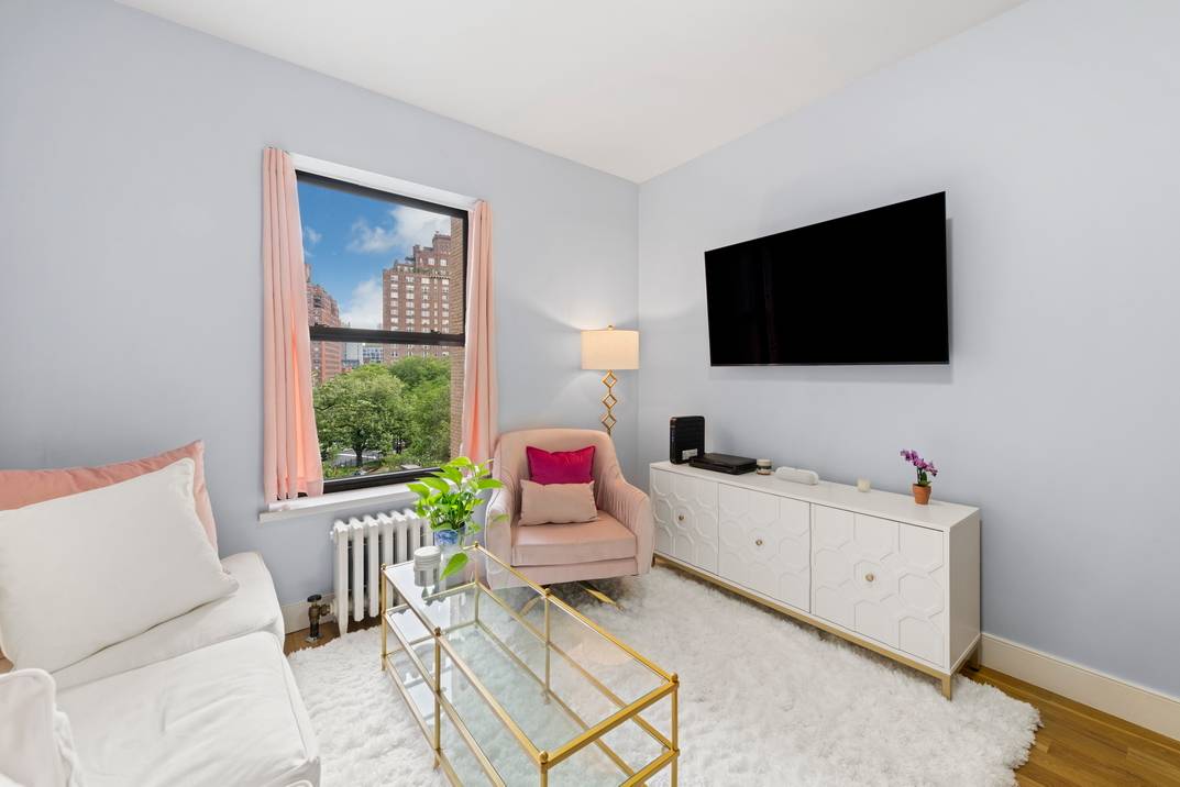 A stunning oasis nestled in the heart of the West Village, this 1 bedroom, 1 bathroom home is an exemplar of contemporary West Village charm.