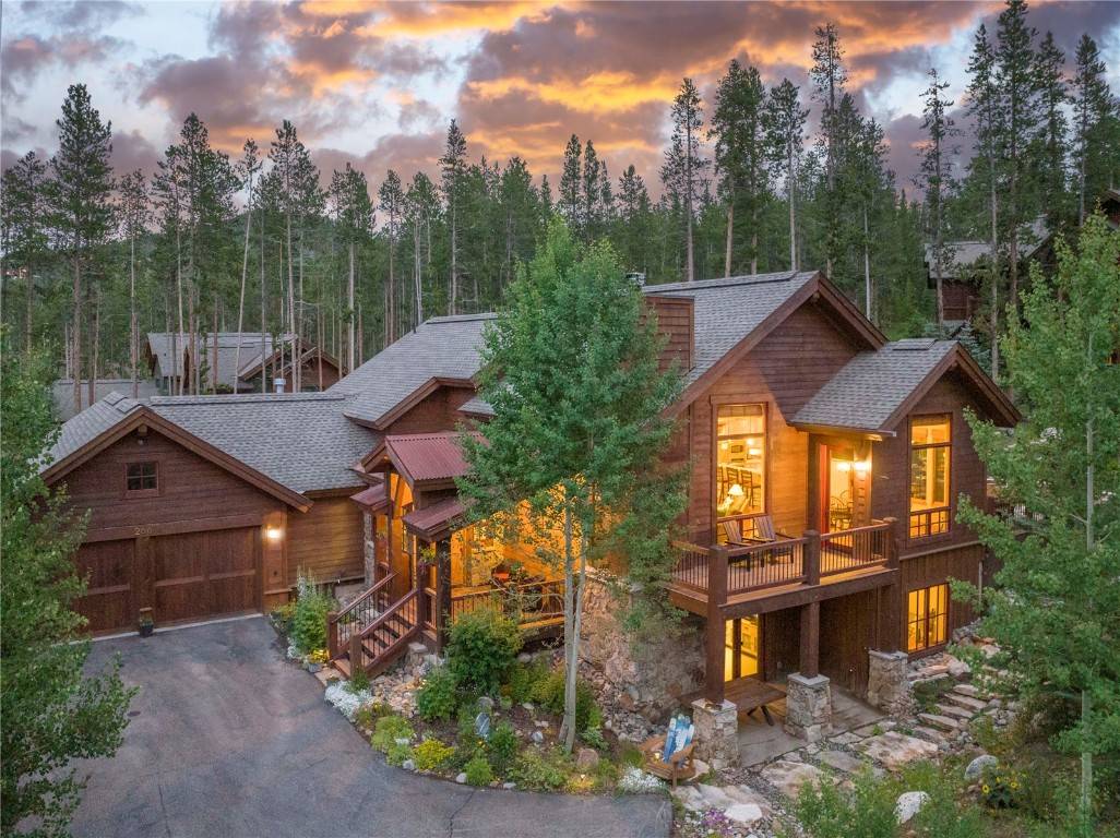 This Highlands at Breckenridge residence is located in a wonderful mountain setting with stunning outdoor spaces and beautifully landscaped gardens.