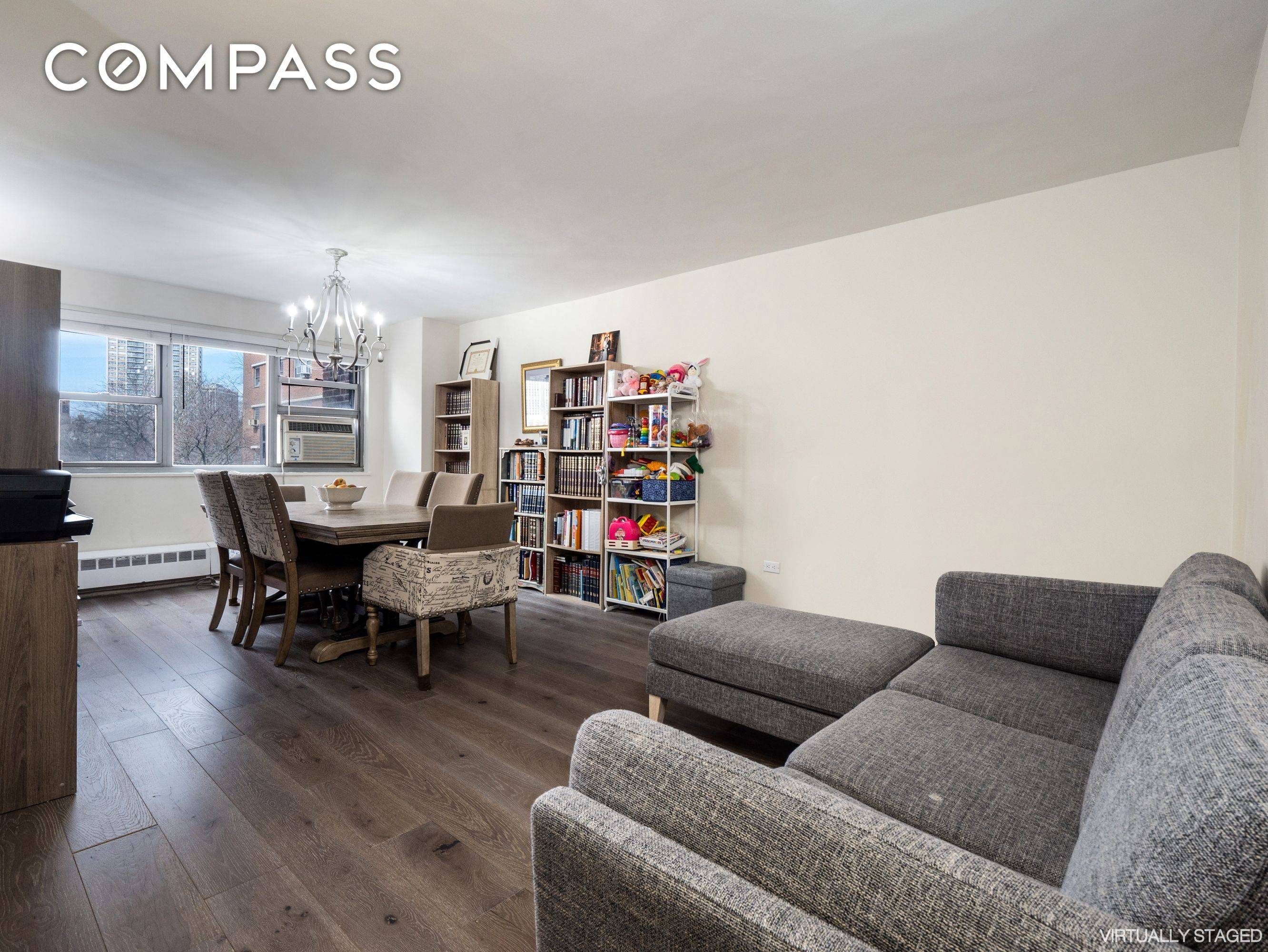 Welcome to residence 6F at the serene Concord Village a beautiful, bright, and cozy 1 bedroom in the heart of Downtown Brooklyn.