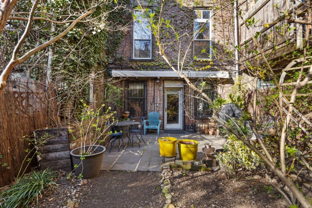 Garden lovers rejoice ! This insanely charming one bedroom Park Slope home is ready for you, just in time for warmer weather.