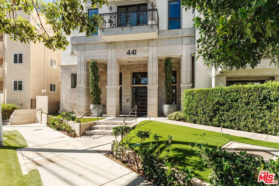 441 S Barrington Ave 2BR Brentwood La