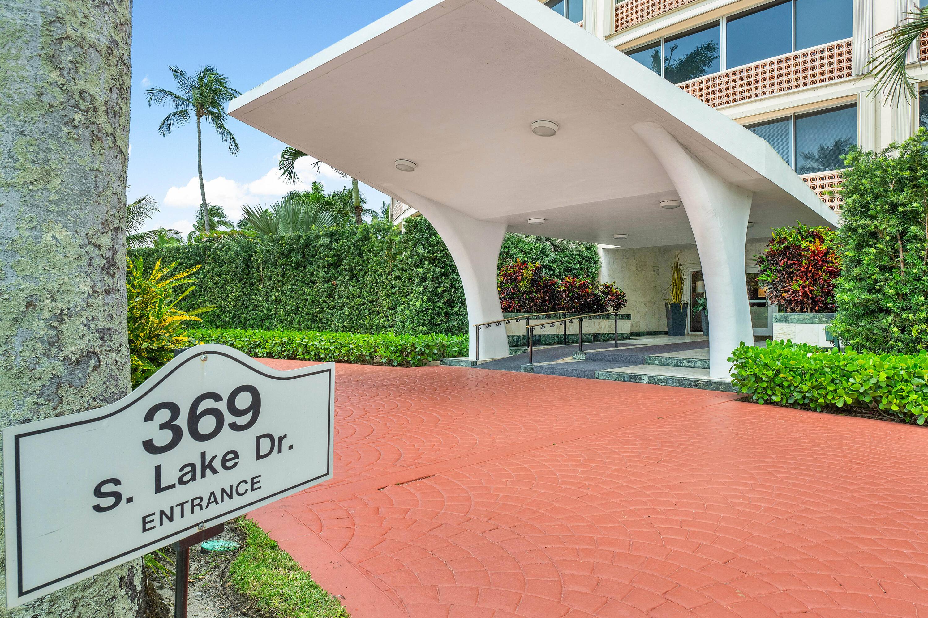 Looking for sunset views over Lake Worth on your own private 840 square foot penthouse terrace ?