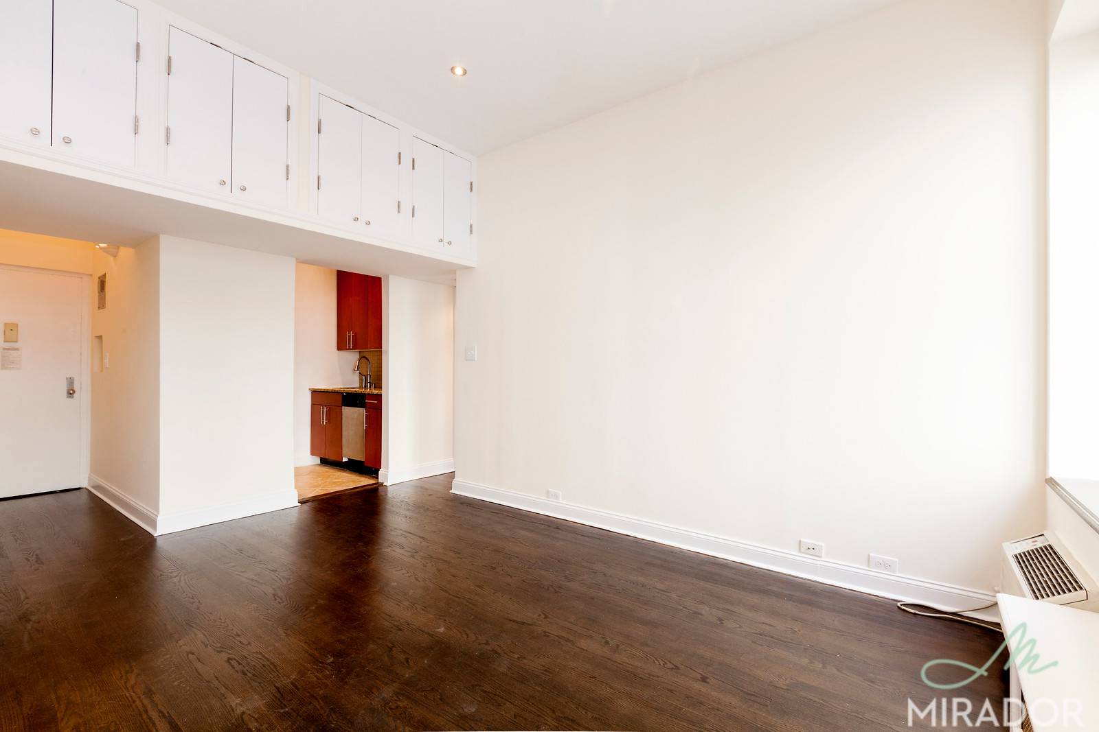 Listed rent based on monthly Covid subsidy Fantastic lofty 1 bedroom apartment with balcony in a beautifully maintained Park Avenue South elevator building.