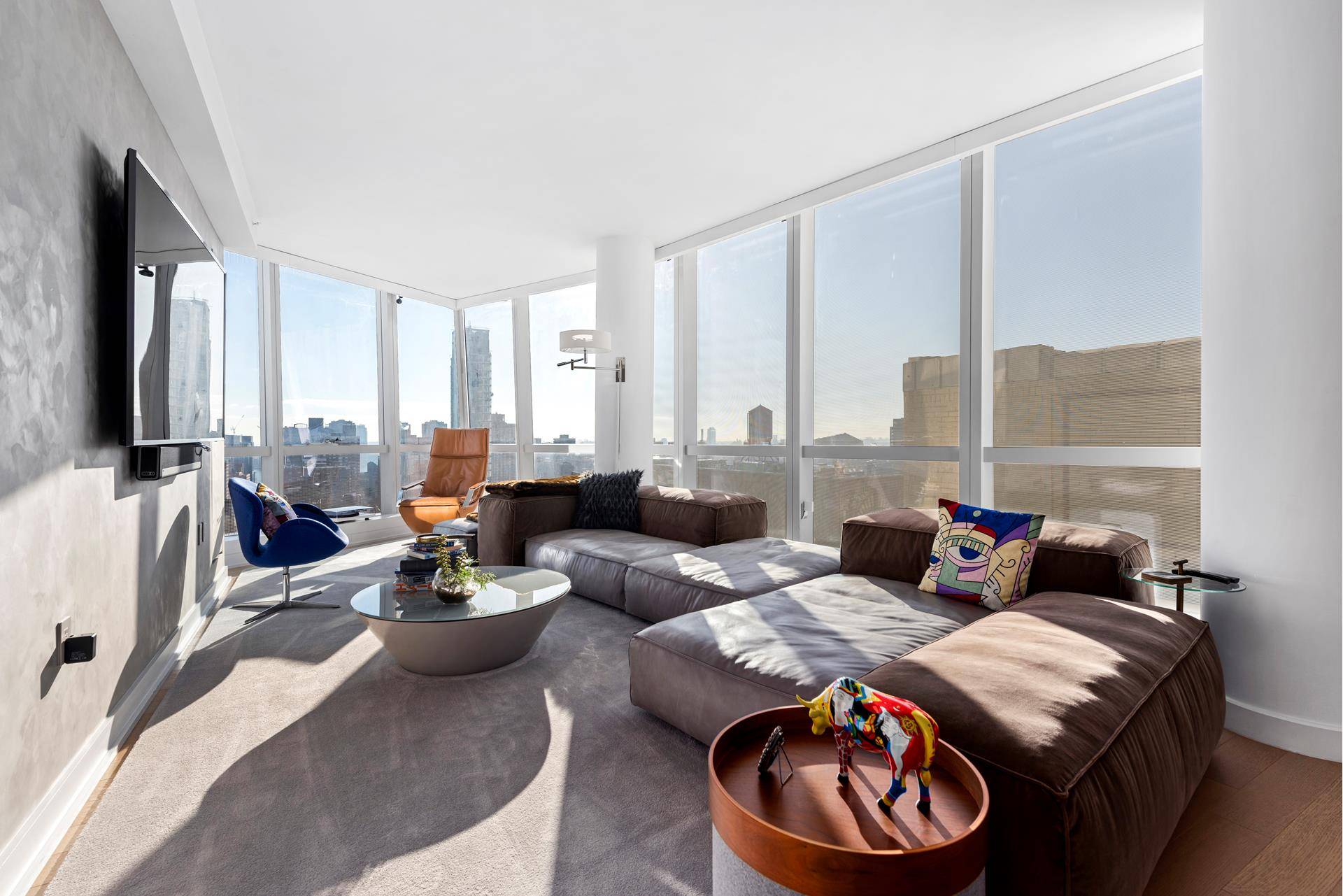 Perched high above park avenue with a panoramic sunrise view extending to the north and south, this centrally located residence is an absolute dream !