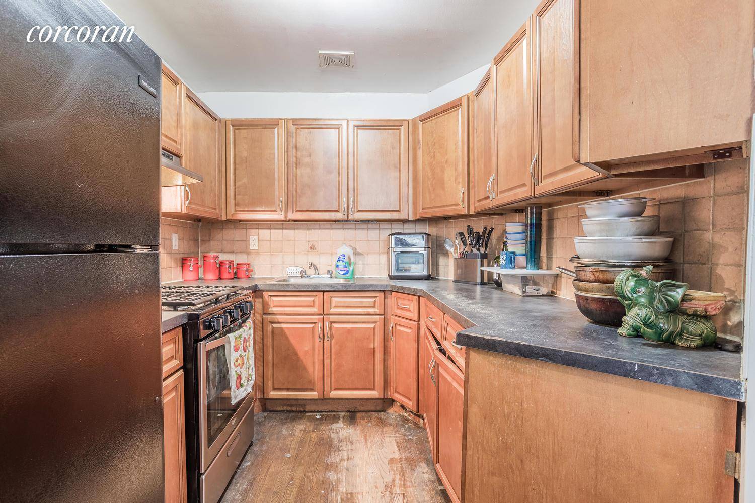 Recently built three family built in 2005 in prime Bronx location just four blocks away from the 2 and 5 trains.