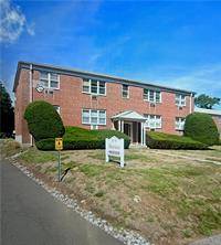 Extremely convenient location right near West Hartford Bishop's Corner shopping.