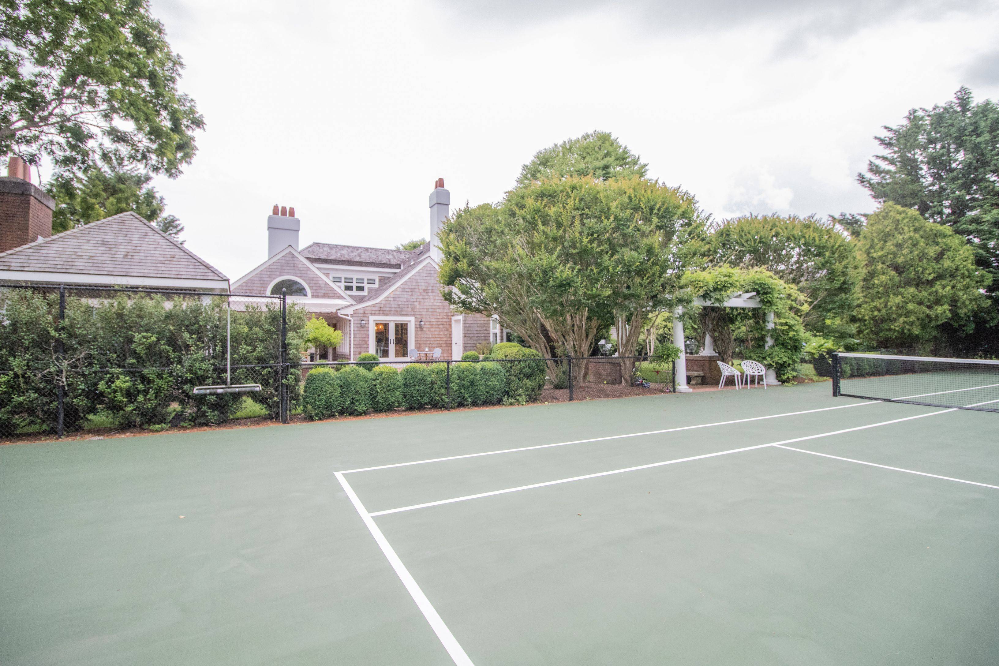 Beautiful Southampton Village Retreat Pool + Tennis