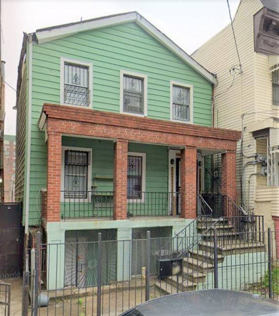 Multi Family Home Being Sold With 2 Vacant Lots On Crotona Avenue.