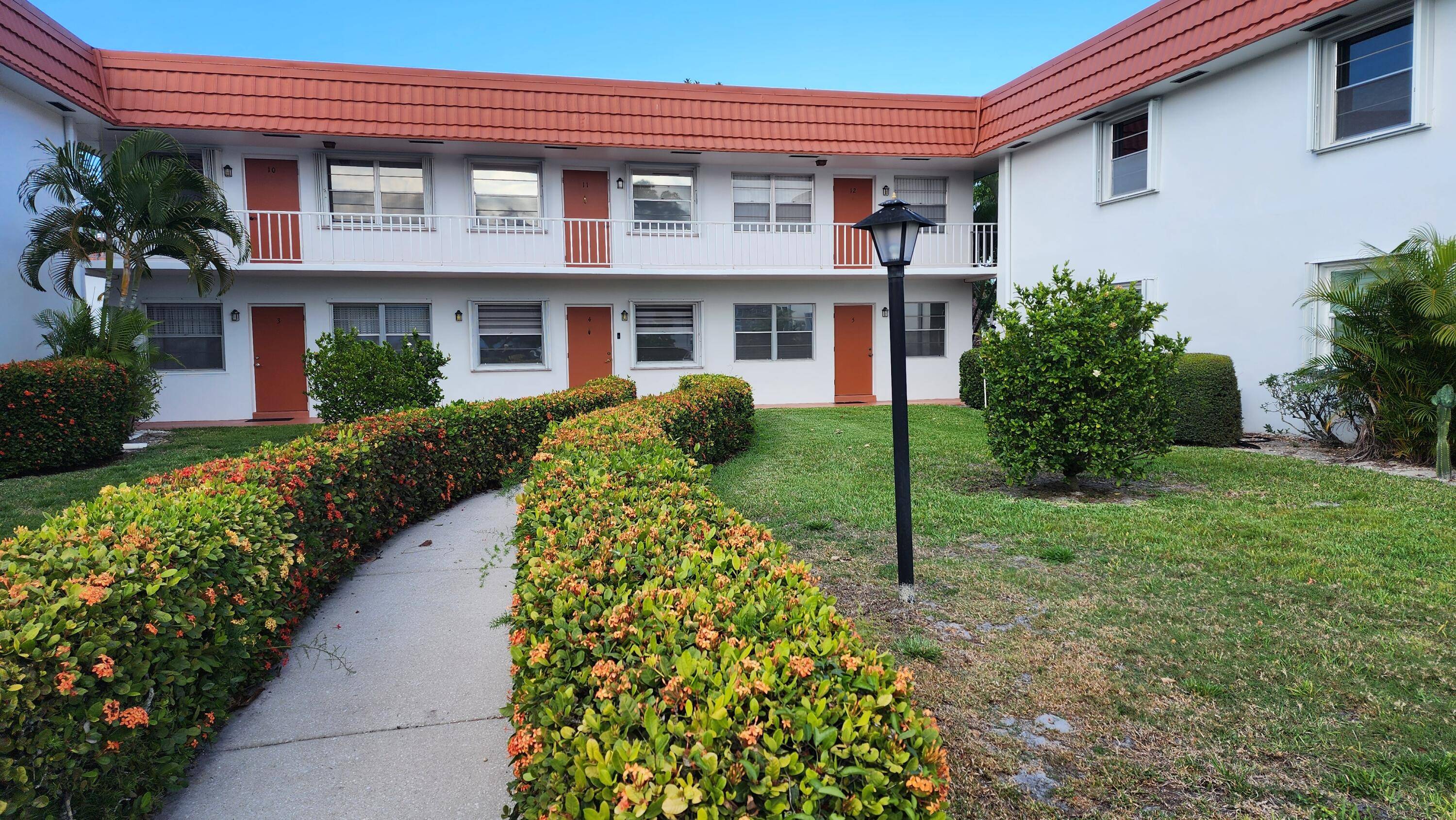 Location, Location, Just minutes to the beach and fabulous downtown Stuart.