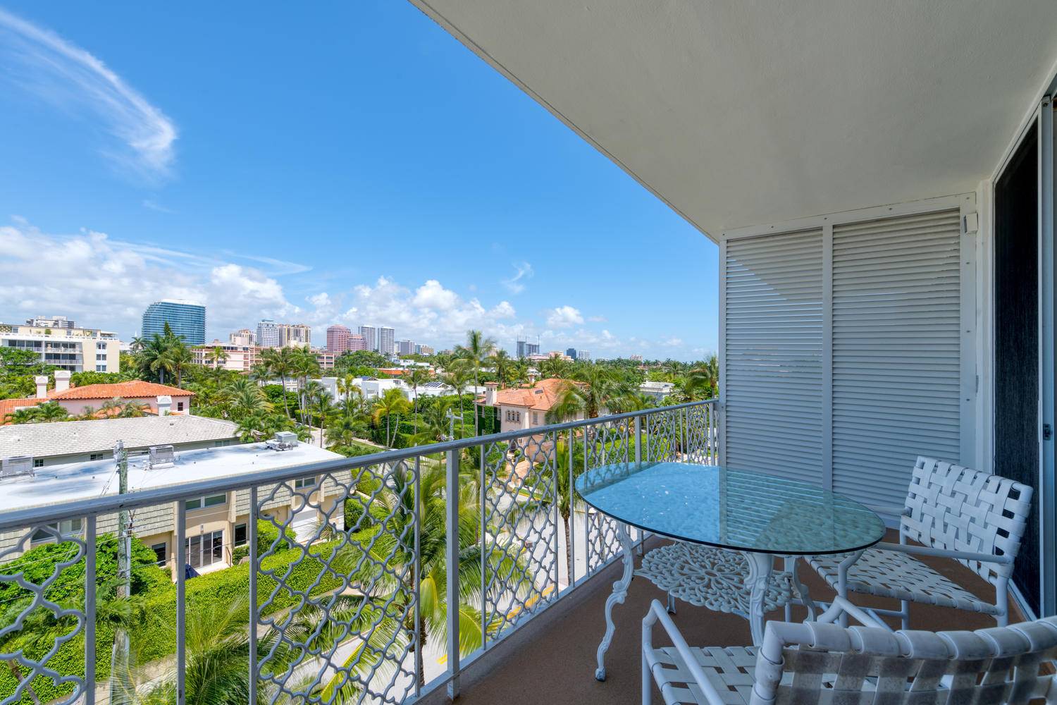 Sunny and bright 2 bedroom 2 bath corner apartment on the top floor of the Island House.