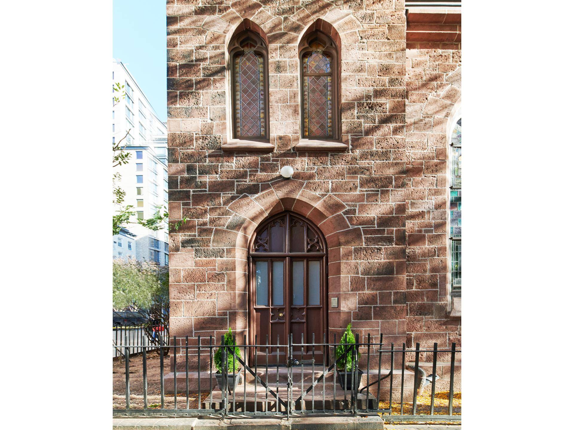 It is hard to miss the imposing stone edifice of this circa 1850 Gothic church regally situated in the heart of Brooklyn Heights.