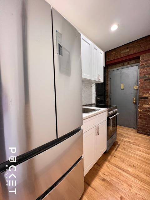 AMAZING DEAL ! ! RENOVATED WITH WASHER DRYER AND BRAND NEW KITCHEN !