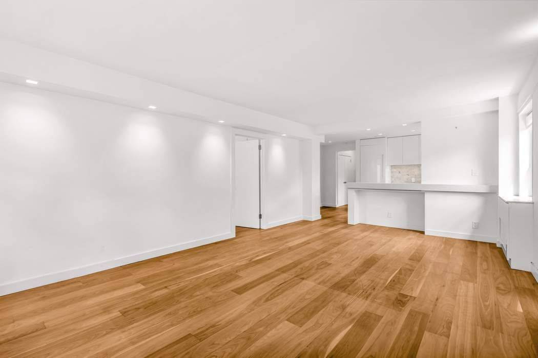 This exquisitely remodeled 2 bedroom, 2 bathroom condominium is perfectly situated at the intersection of 78th Street and Madison Avenue, right in the heart of the vibrant Upper East Side.