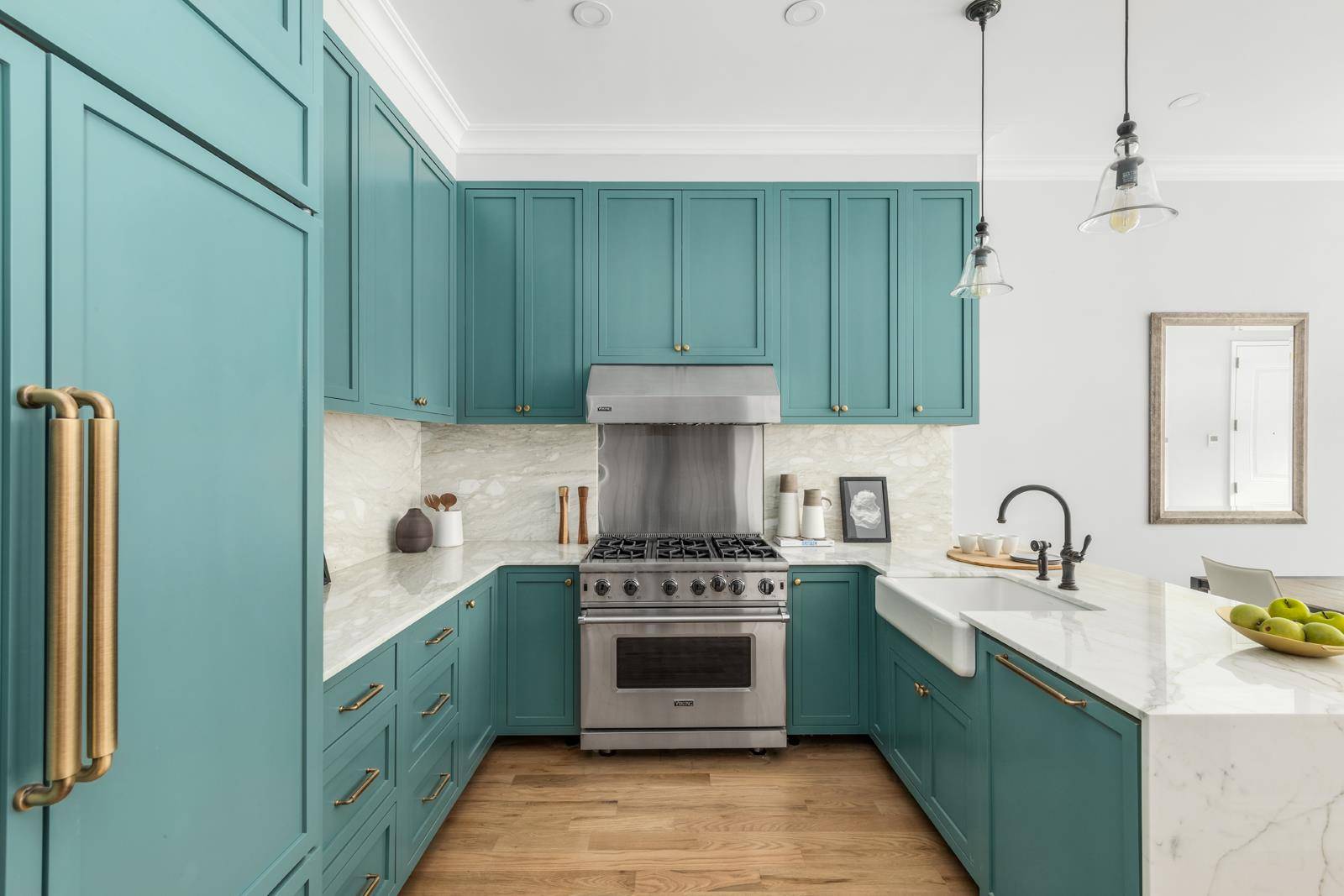 Located on a sunny corner in the heart of coveted Boerum Hill, 118 Douglass Street is an impeccable new condominium offering townhouse style homes each with private garage parking.
