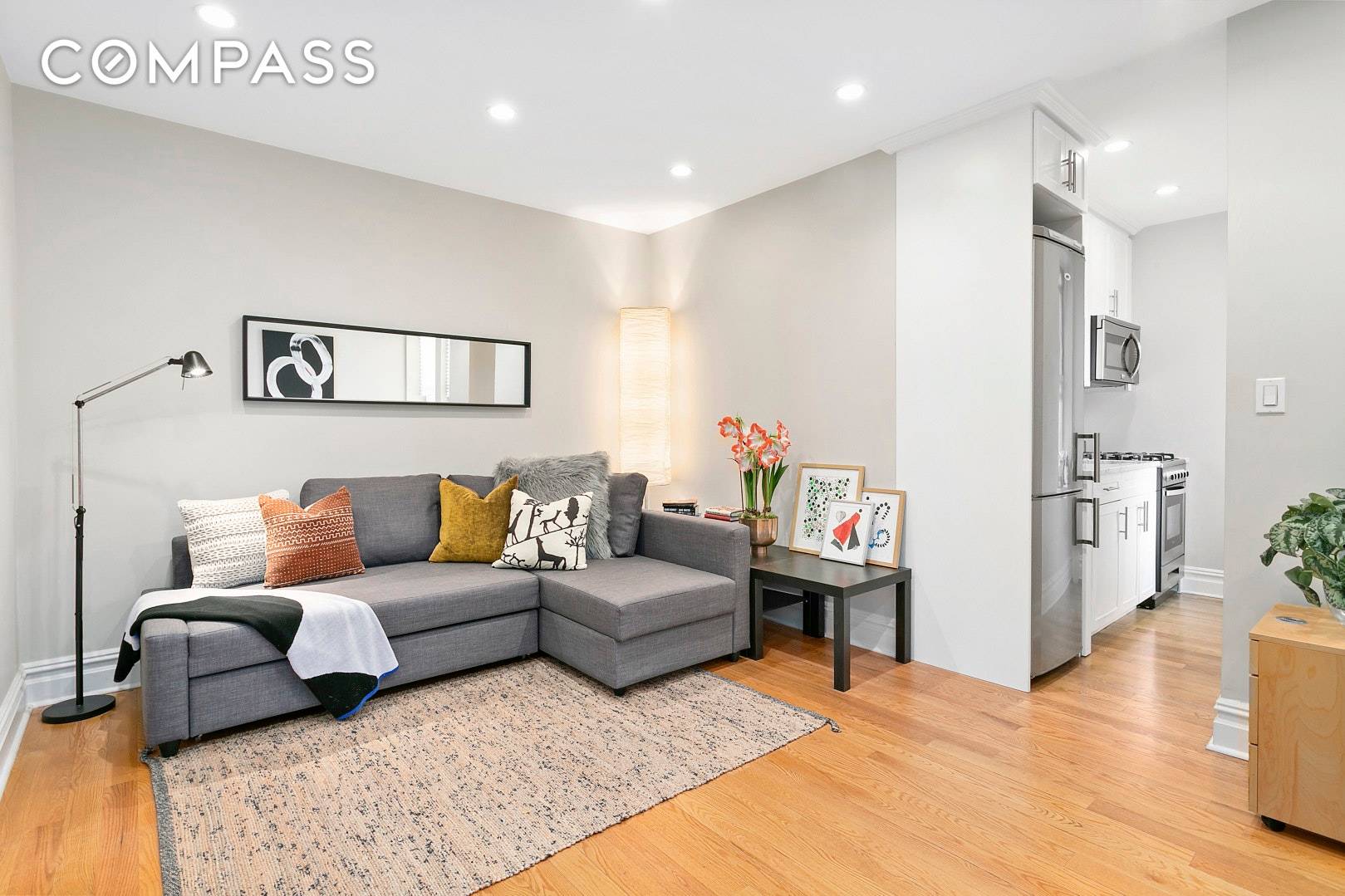 This is a fully Renovated pristine one bedroom, one bath apartment with all new hardwood floors, recessed lighting, marble countertops, stainless steel appliances, great closet space and a glass tiled ...