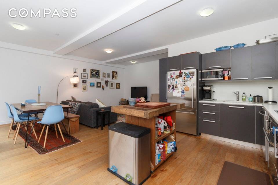 2 BED 2 BATH w Private Balcony amp ; Roof Space Welcome home to this spacious, sunny loft style home with private outdoor space on a quiet block steps away ...