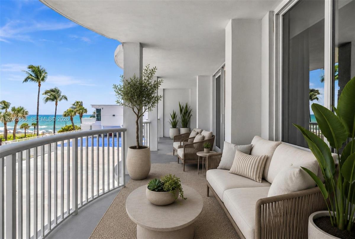 Virtually rendered Furniture and Decor