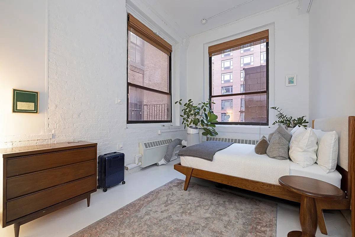 Contact us today and schedule a viewing for this roomy 4 bedroom flex in the heart of Dumbo !