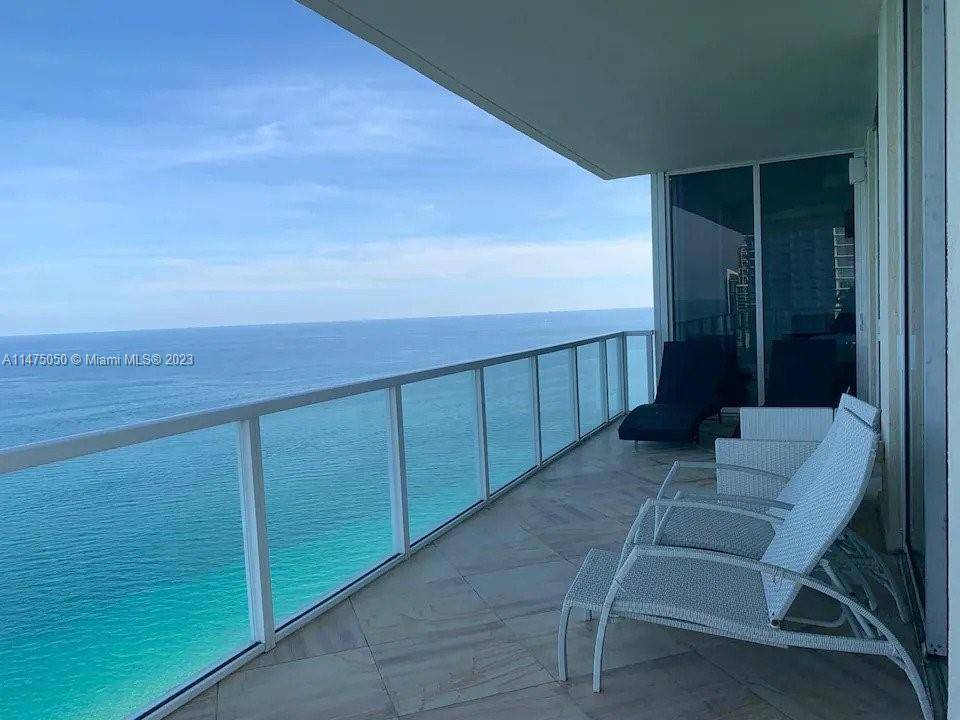 Ultra modern 2 bed 2. 5 bath Condo with amazing panoramic beach and city views from every bedroom.