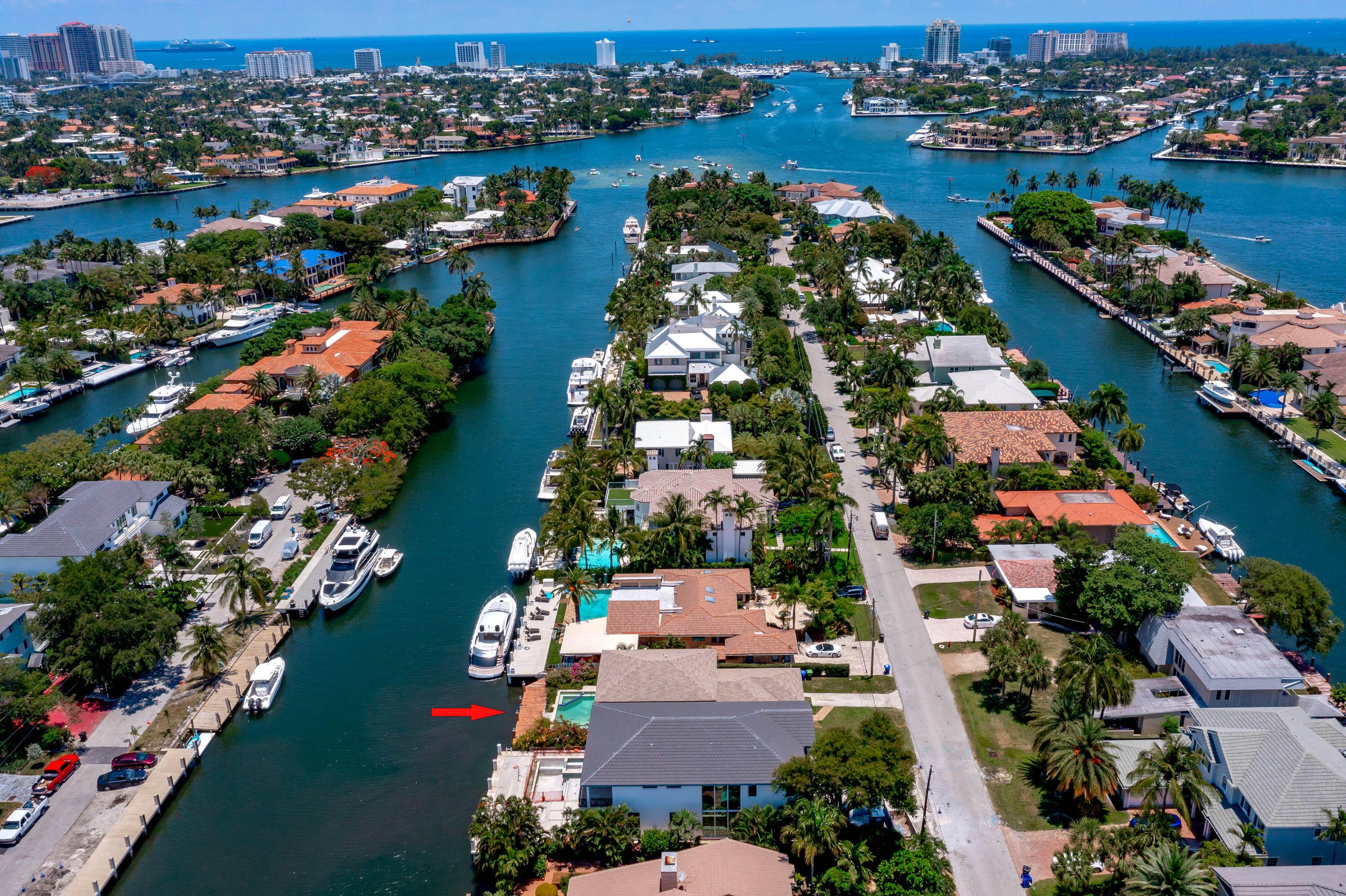 Gorgeous Deepwater property to build your dream home in an amazing neighborhood downtown Las Olas in Rio Vista.