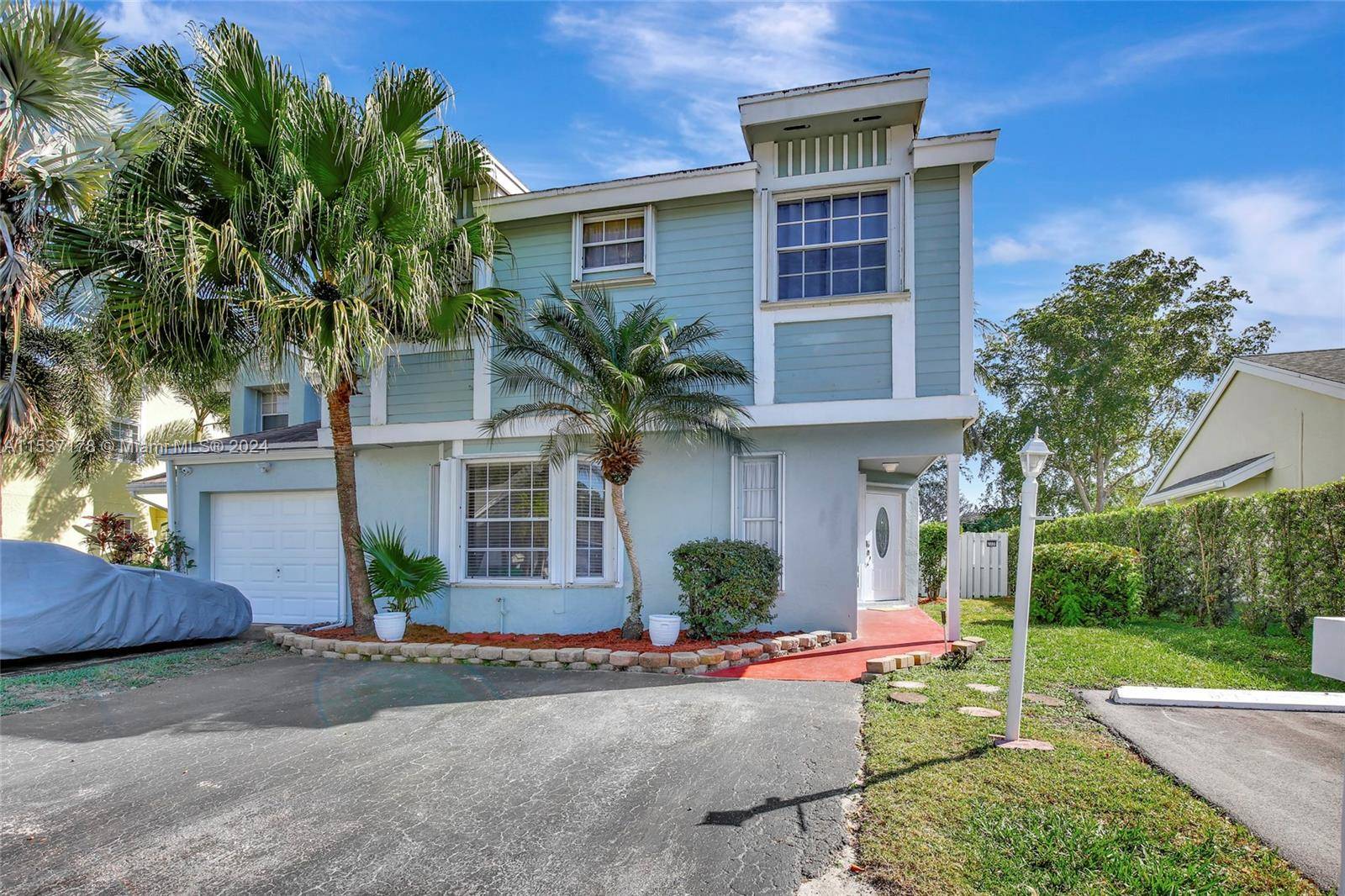 This gorgeous 3 BED 2. 5 BATH plus Office Den 4th bedroom home is located in the beautiful Scarborough community in the heart of Davie.