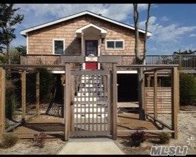 Very Cozy Easy Home That Is Steps From The Beach.