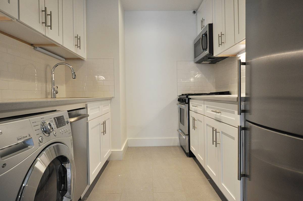Newly renovated spacious NO FEE 2 bedroom in the most unique elevator building in the Lower East Side Unit features NO FEE 2 queen sized bedrooms with large closets, overhead ...