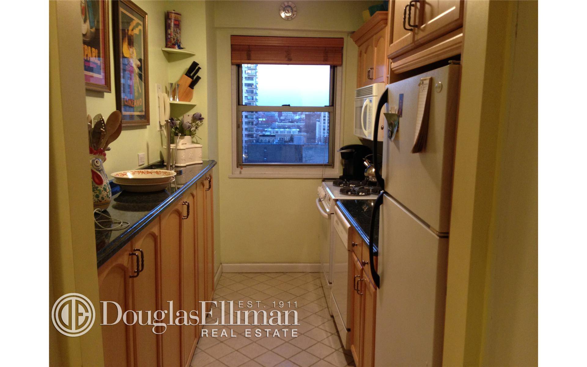 Concord VIllage 195 Adams Unit 9F Featuring a large 1 bed 1 bath approx.