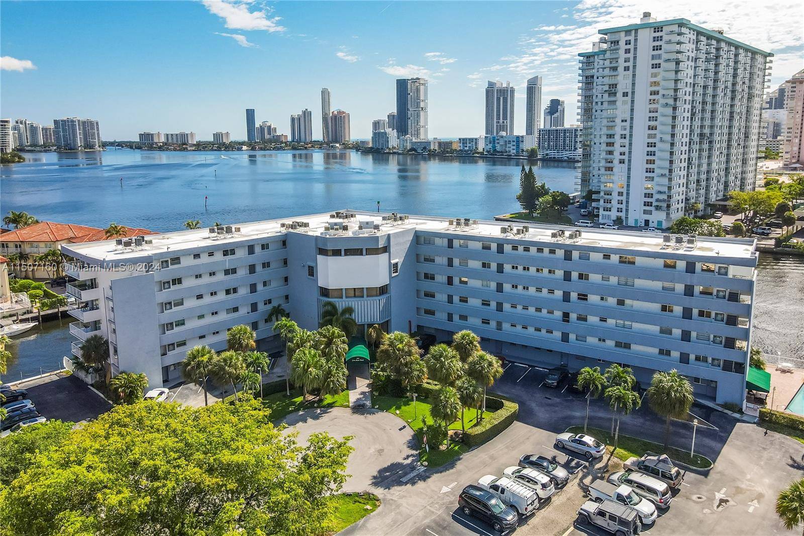 Beautifully remodeled 2 2 condo, offers stunning intercostal views.