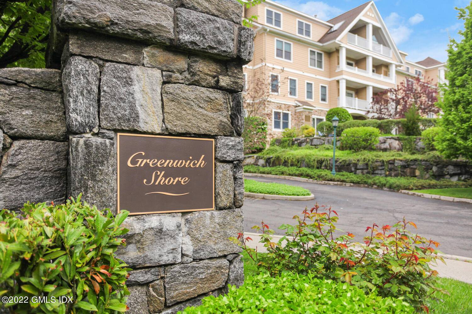 Enjoy the beauty and convenience of Greenwich Shore Living.