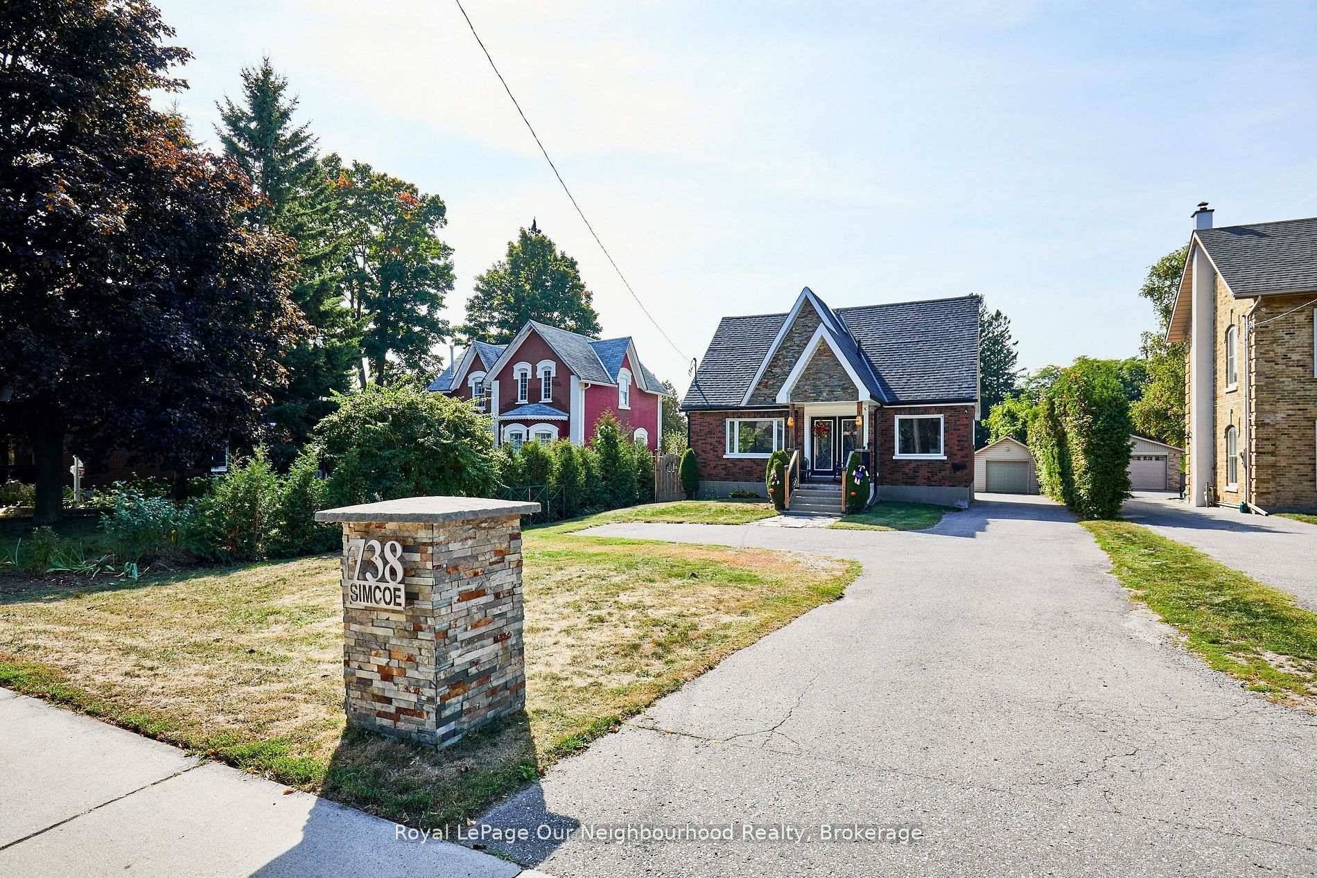 Don't miss this incredible opportunity to own this turn key property with rental income potential !