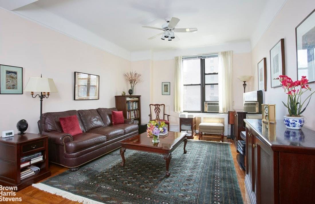 This bright South facing Classic 7 room home boasts city views over quiet, tree lined 108th Street.